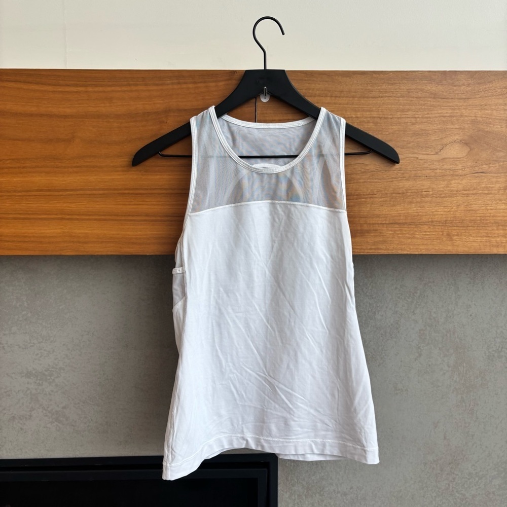 Lululemon Women’s White Tank Top, Size 4‎